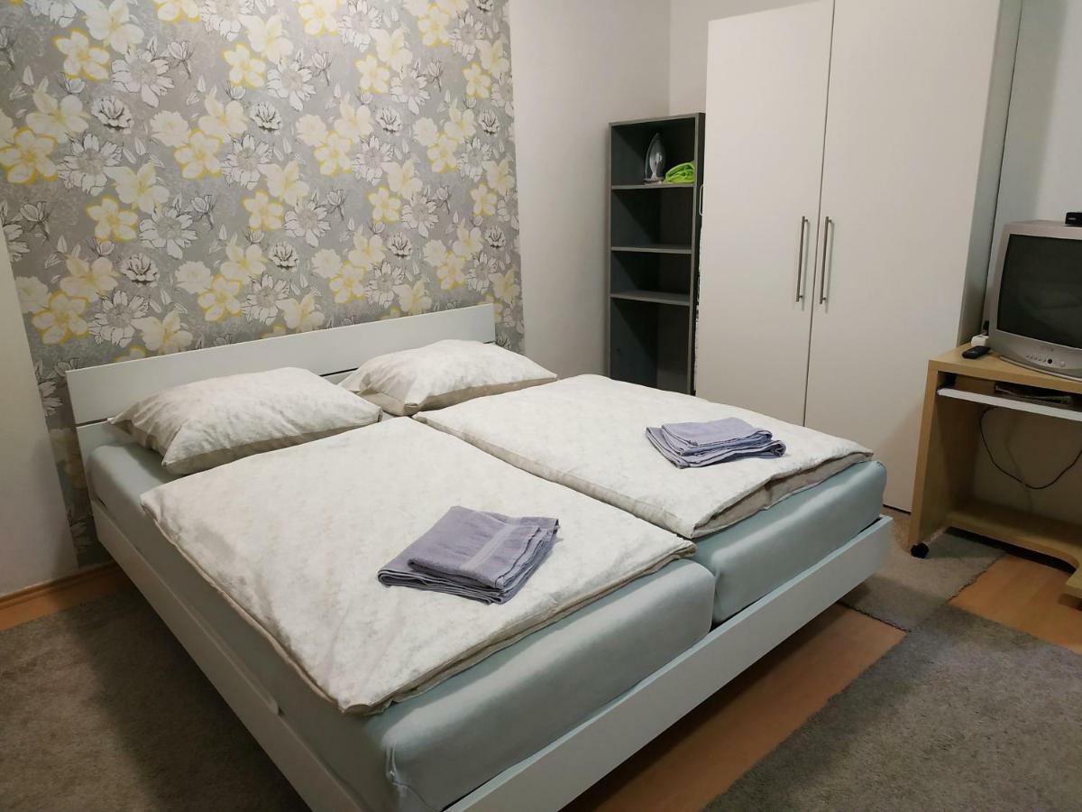 Apartmany Lenk Karlovy Vary Bagian luar foto