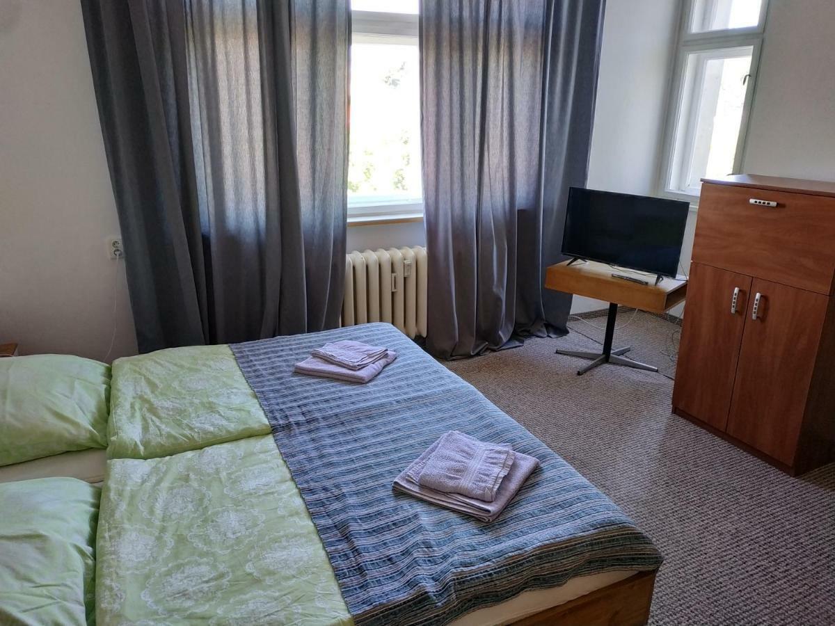 Apartmany Lenk Karlovy Vary Bagian luar foto