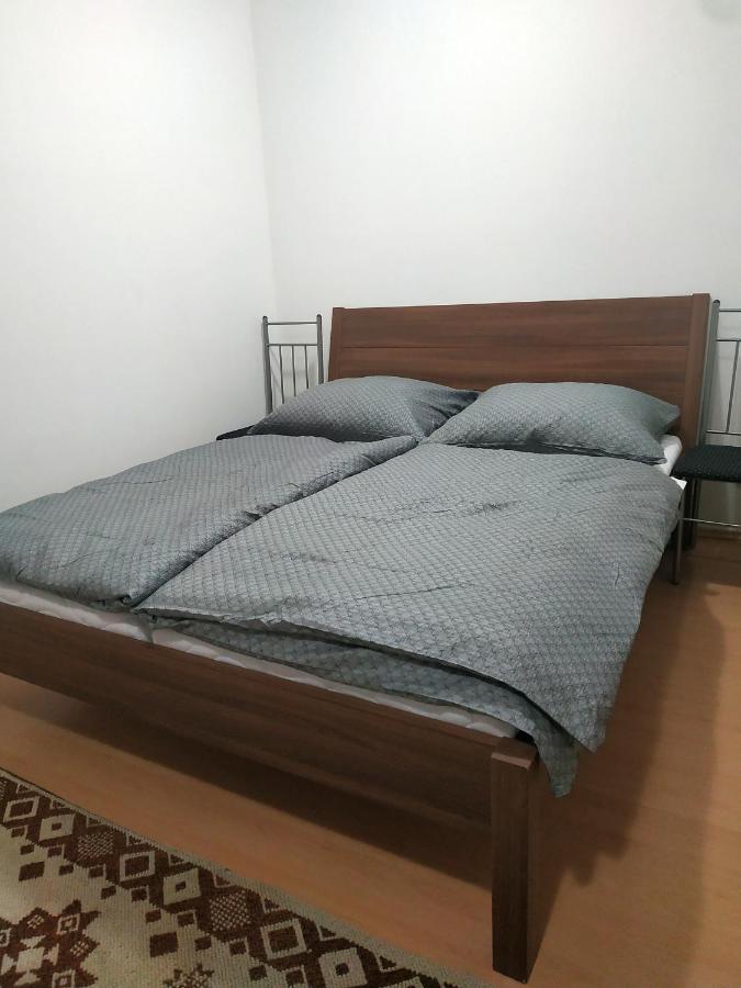 Apartmany Lenk Karlovy Vary Bagian luar foto